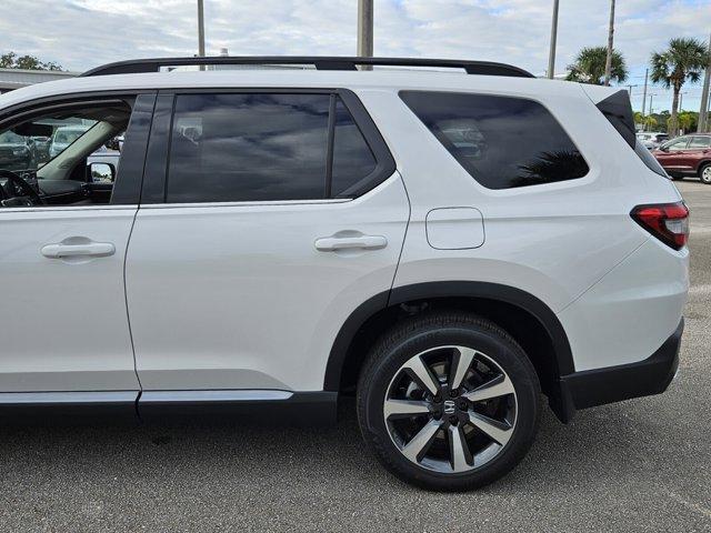 new 2025 Honda Pilot car, priced at $52,930