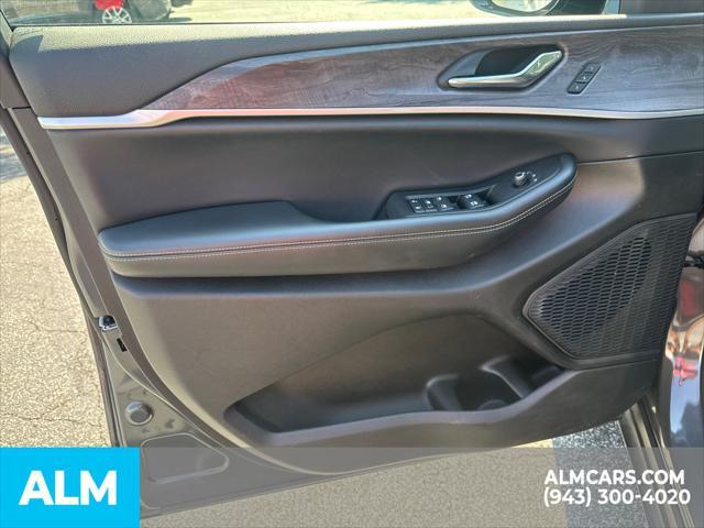 used 2024 Jeep Grand Cherokee car, priced at $32,420