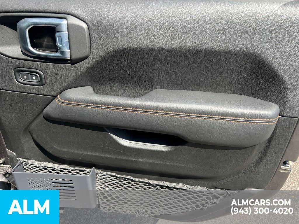 used 2022 Jeep Gladiator car, priced at $35,420