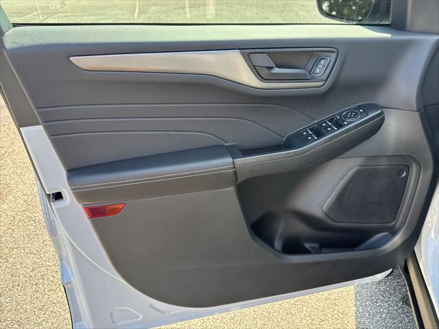 new 2025 Ford Escape car, priced at $30,990