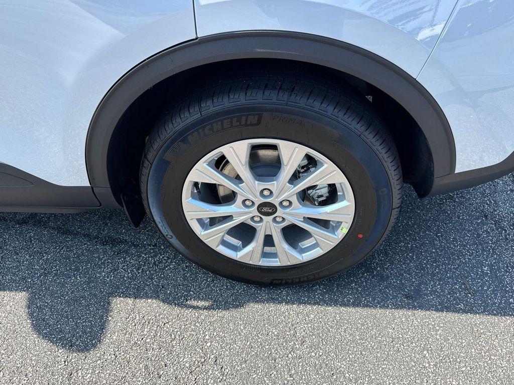 new 2025 Ford Escape car, priced at $30,990