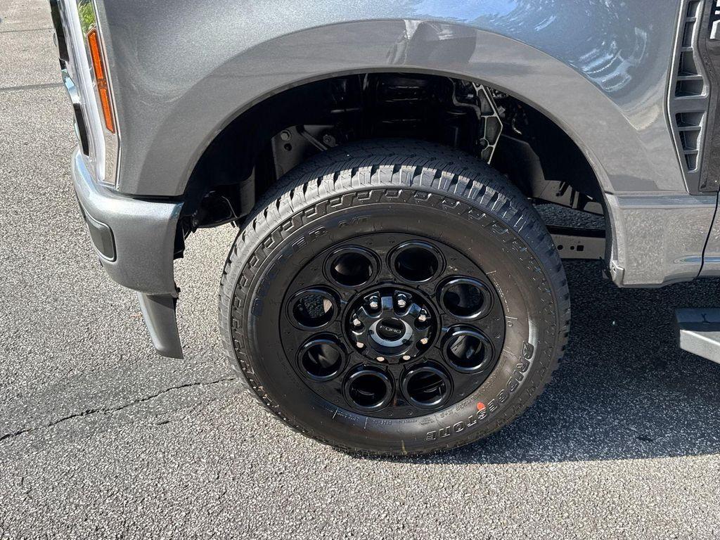 new 2025 Ford F-250 car, priced at $90,125