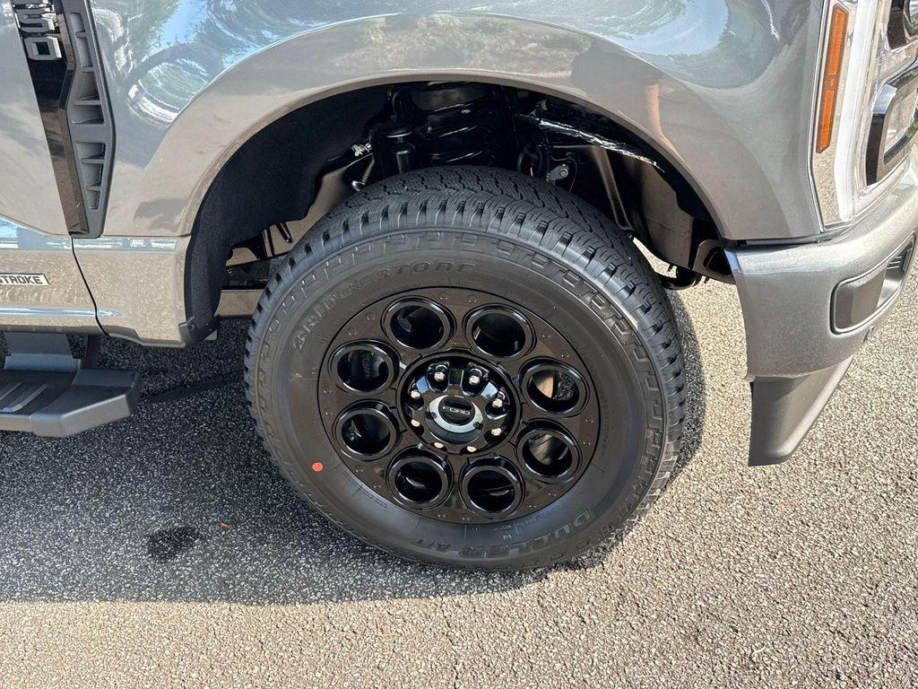 new 2025 Ford F-250 car, priced at $90,125