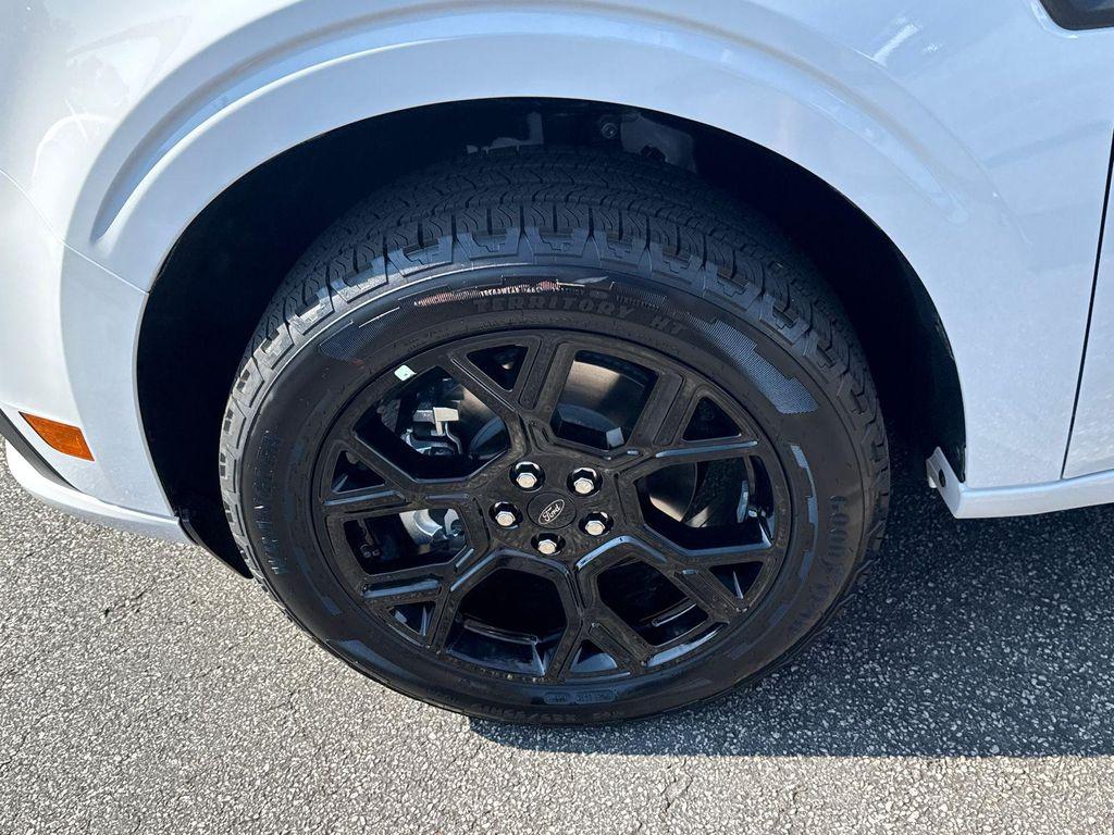 new 2025 Ford Maverick car, priced at $43,220