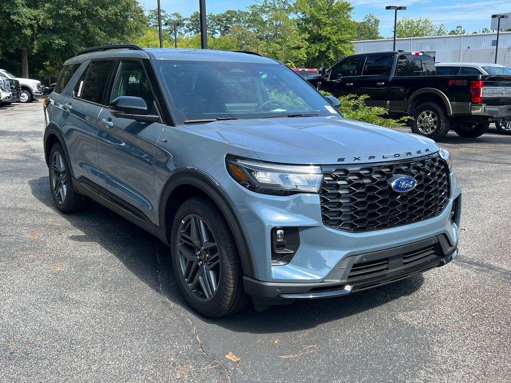 new 2025 Ford Explorer car, priced at $50,075