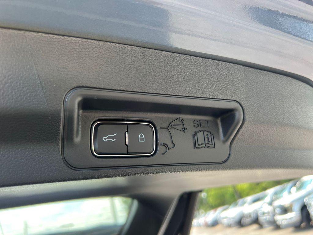 new 2025 Ford Explorer car, priced at $50,075