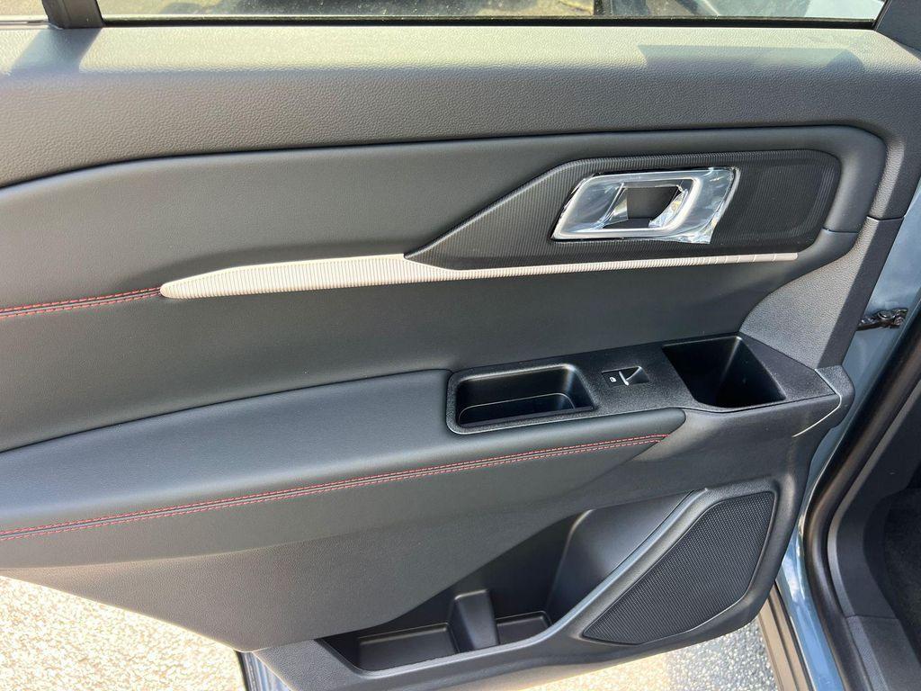 new 2025 Ford Explorer car, priced at $50,075