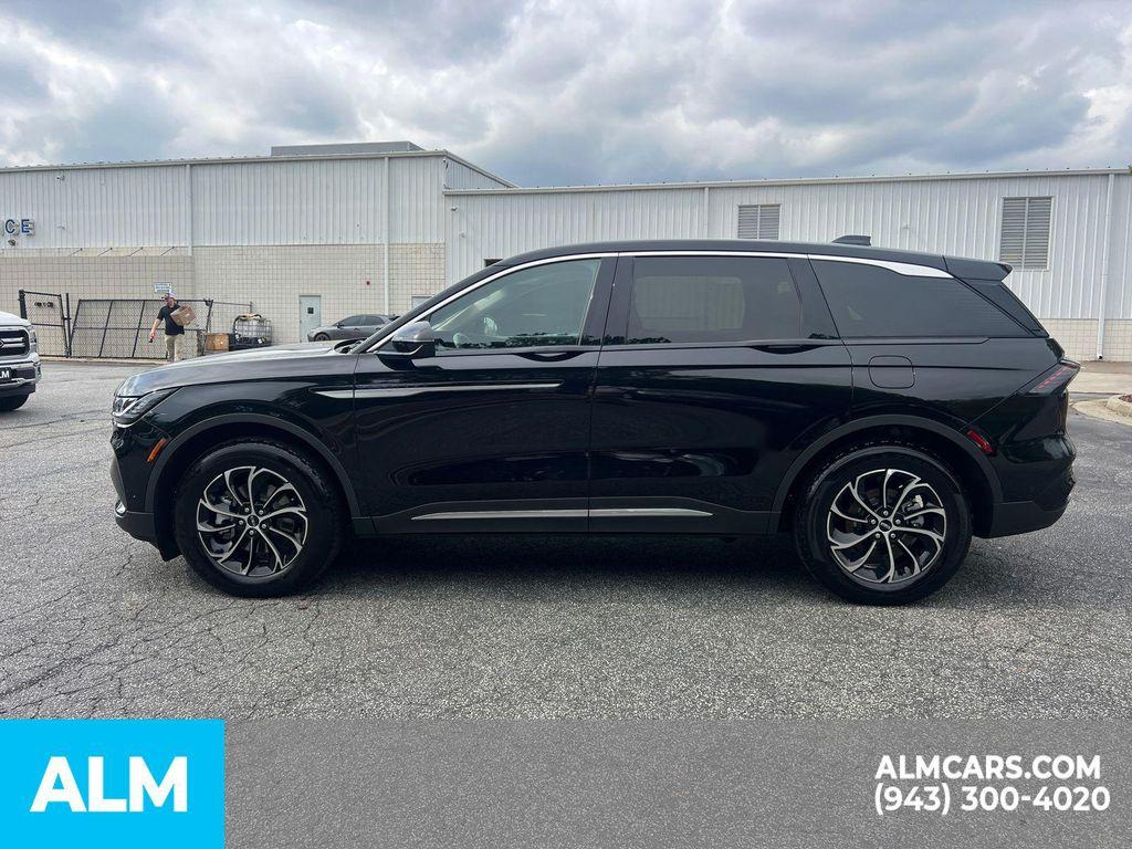 used 2024 Lincoln Nautilus car, priced at $46,460
