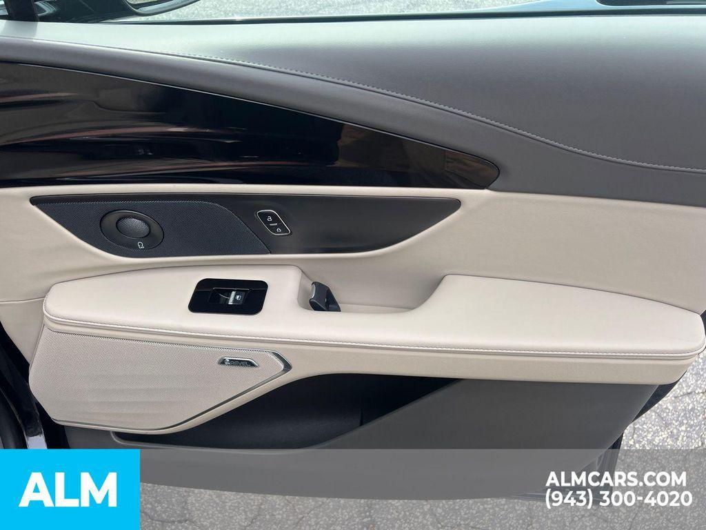 used 2024 Lincoln Nautilus car, priced at $46,460
