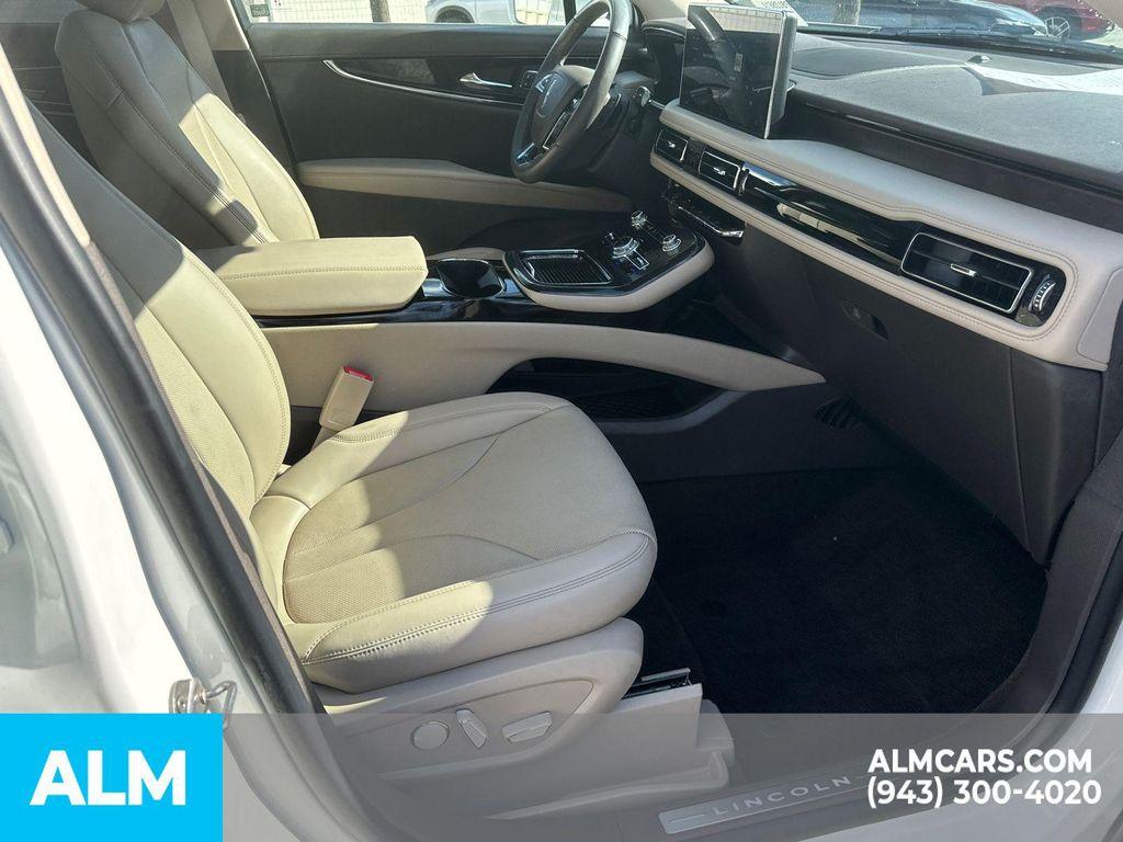 used 2023 Lincoln Nautilus car, priced at $37,960