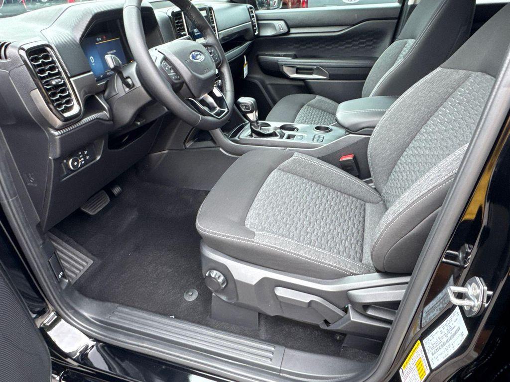 new 2025 Ford Ranger car, priced at $38,975