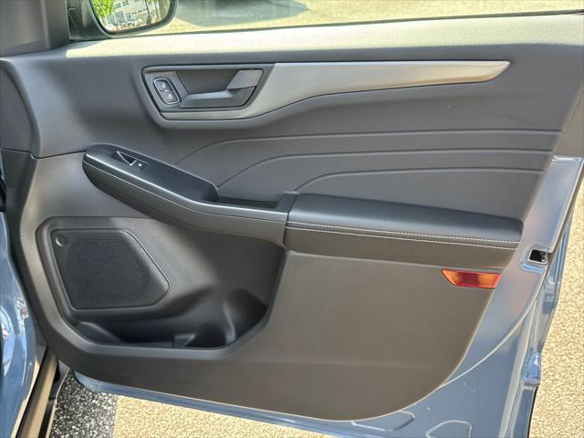 new 2025 Ford Escape car, priced at $33,475