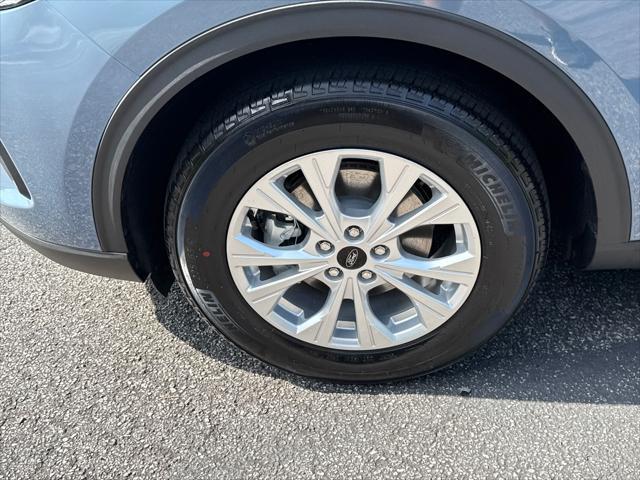 new 2025 Ford Escape car, priced at $33,475