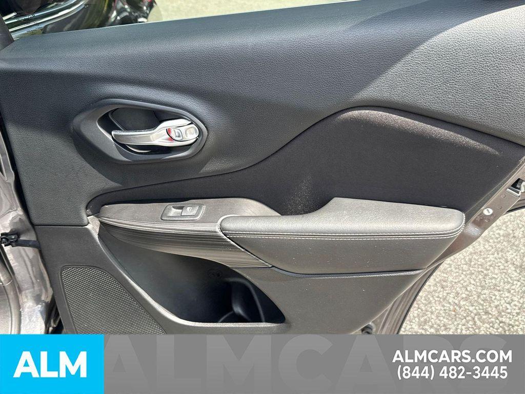 used 2014 Jeep Cherokee car, priced at $7,820