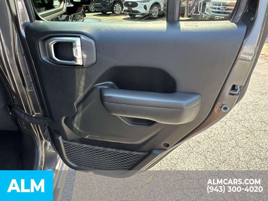 used 2019 Jeep Wrangler Unlimited car, priced at $27,720