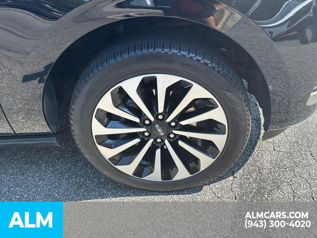 used 2024 Lincoln Navigator car, priced at $65,220