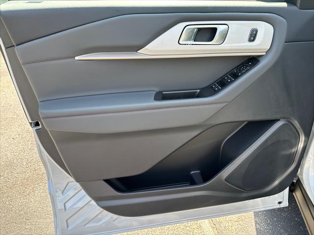 new 2025 Ford Explorer car, priced at $50,370