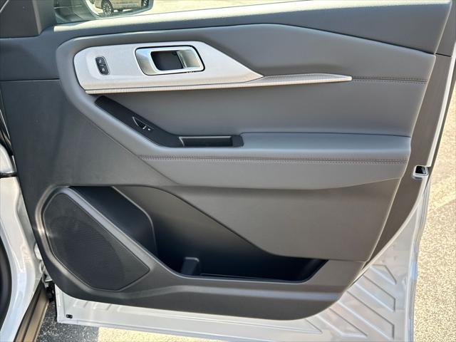 new 2025 Ford Explorer car, priced at $50,370