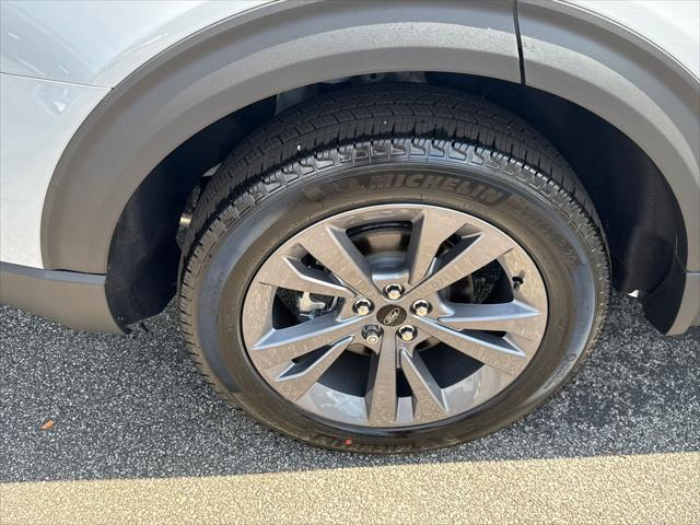 new 2025 Ford Explorer car, priced at $50,370