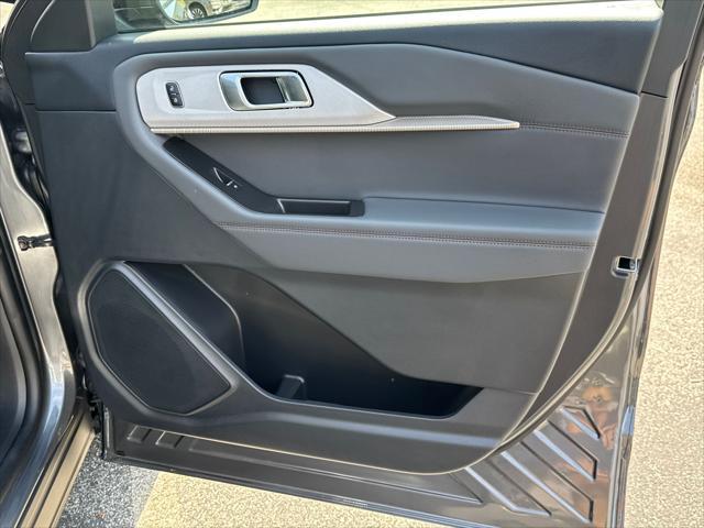 new 2025 Ford Explorer car, priced at $50,615
