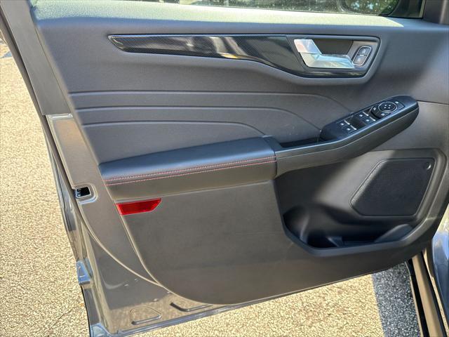 new 2025 Ford Escape car, priced at $38,065