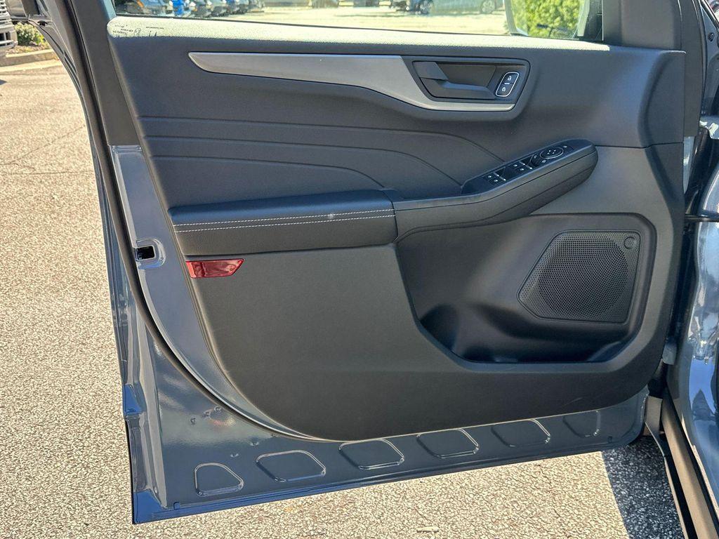new 2025 Ford Escape car, priced at $30,980
