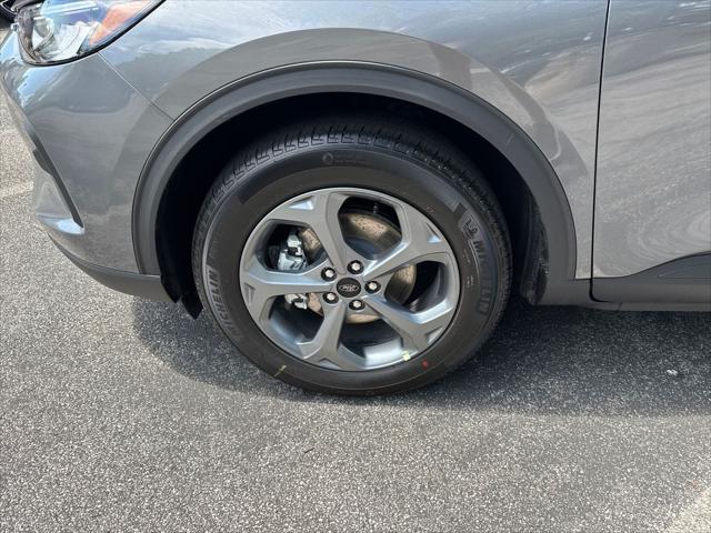 new 2025 Ford Escape car, priced at $33,985