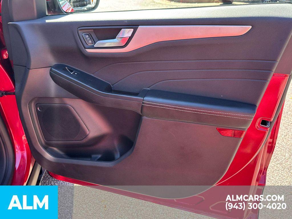 used 2022 Ford Escape car, priced at $20,760