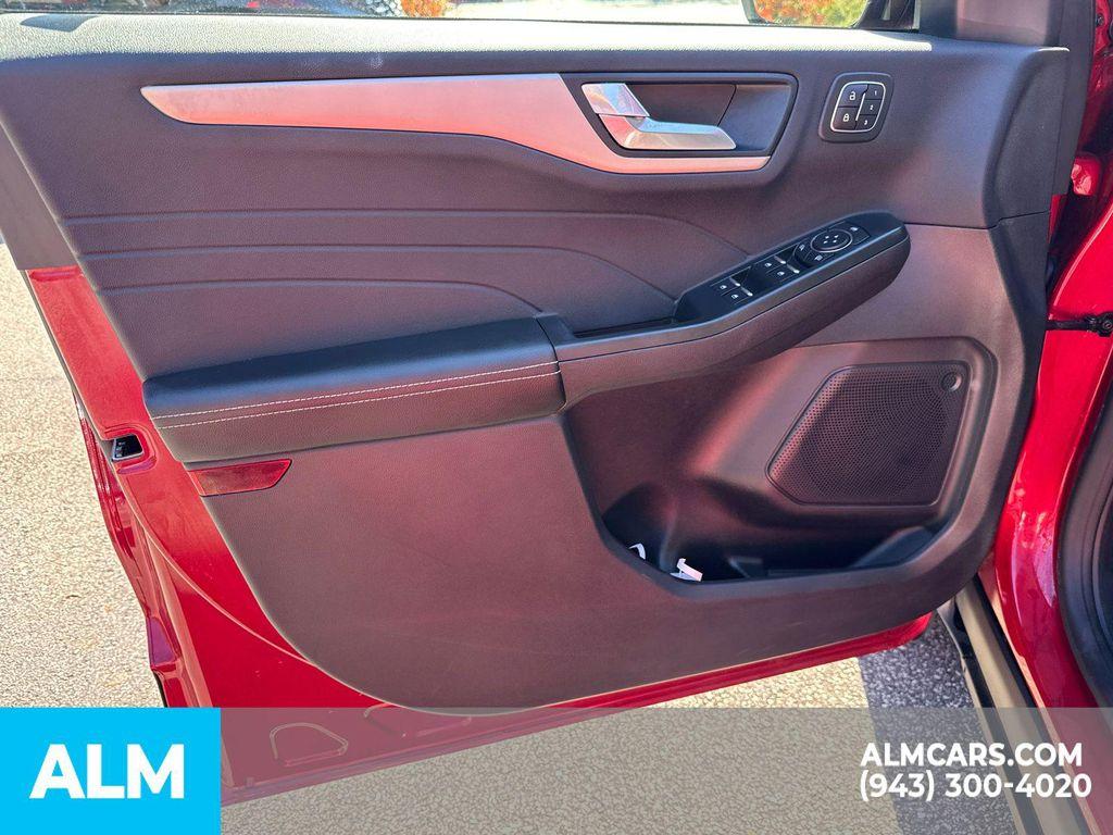 used 2022 Ford Escape car, priced at $20,760