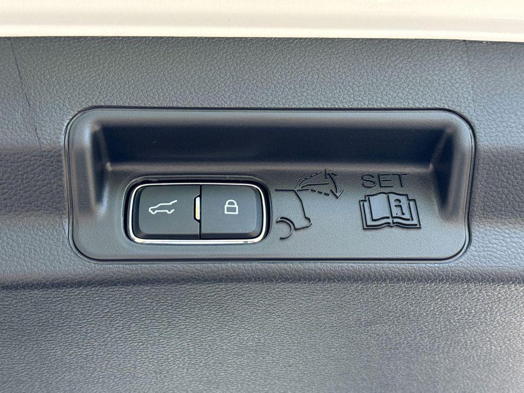 new 2025 Ford Explorer car, priced at $46,460