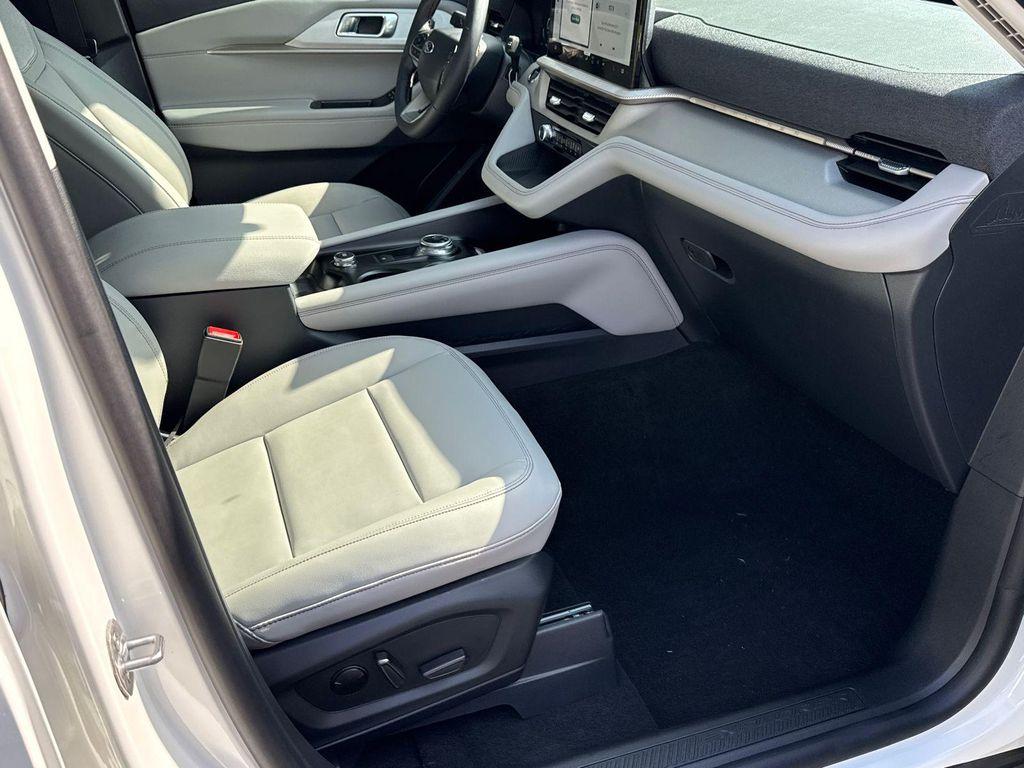 new 2025 Ford Explorer car, priced at $46,460
