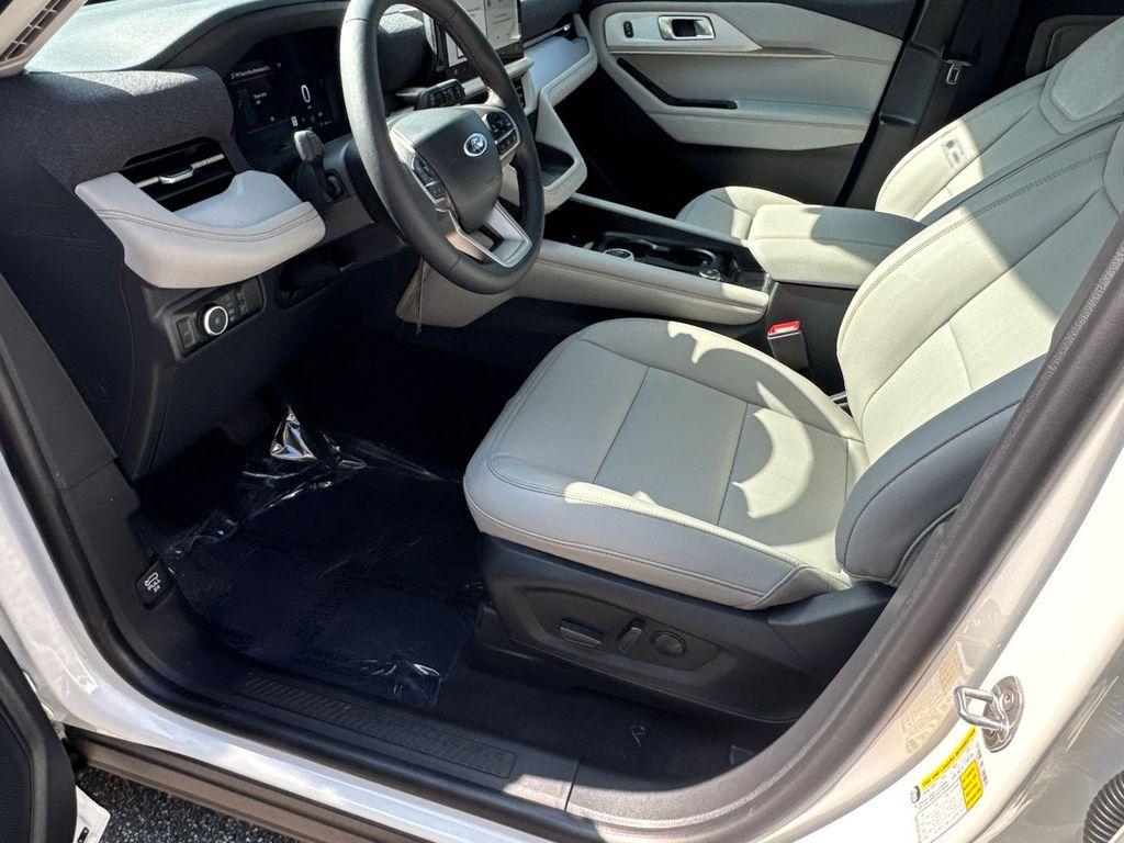 new 2025 Ford Explorer car, priced at $46,460