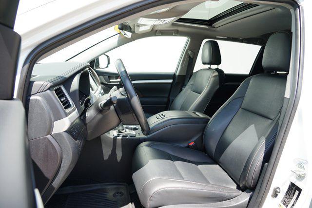 used 2019 Toyota Highlander car, priced at $25,999