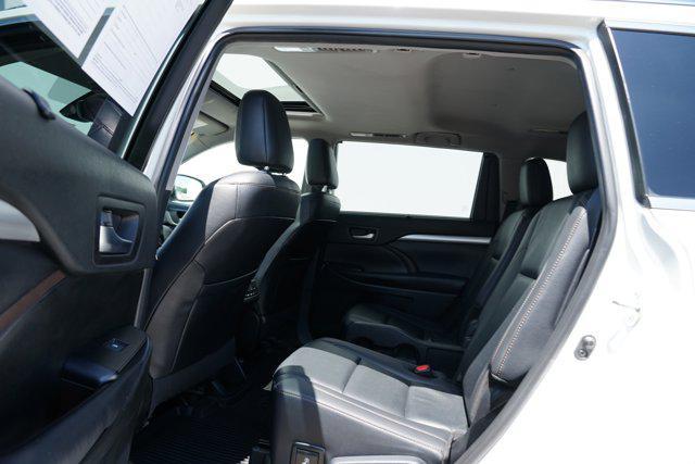 used 2019 Toyota Highlander car, priced at $25,999