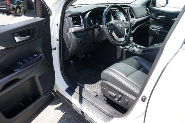 used 2019 Toyota Highlander car, priced at $25,999