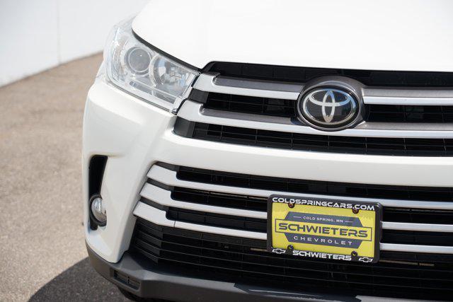 used 2019 Toyota Highlander car, priced at $25,999
