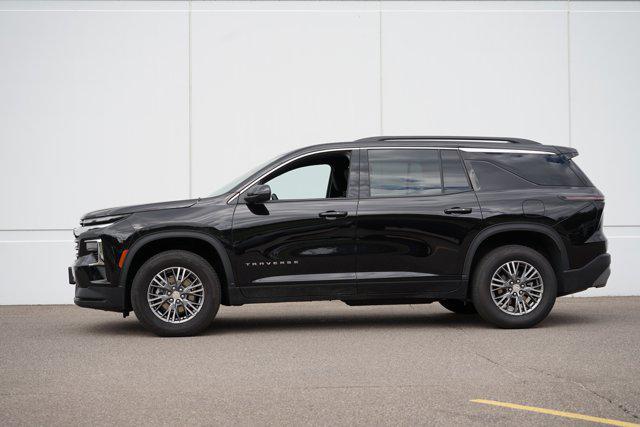 used 2025 Chevrolet Traverse car, priced at $39,490