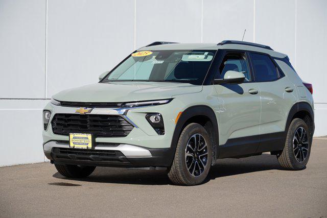 used 2025 Chevrolet TrailBlazer car, priced at $25,555