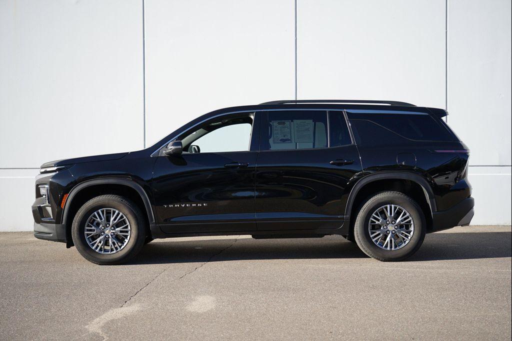 used 2025 Chevrolet Traverse car, priced at $37,941