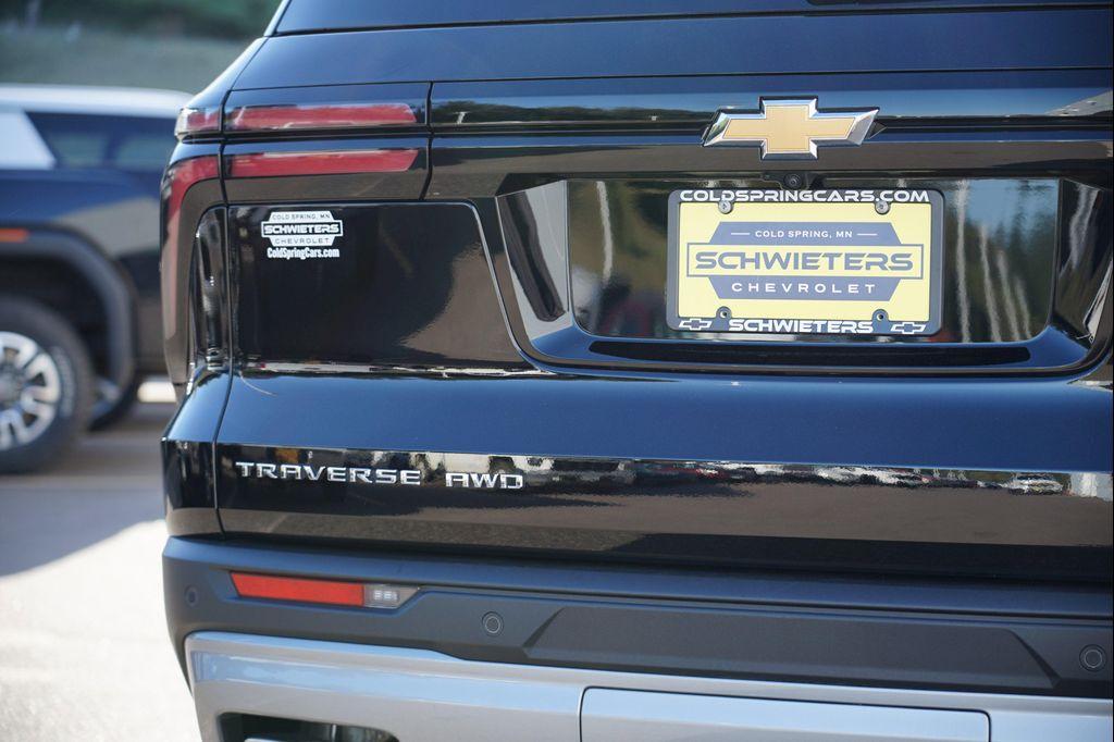 used 2025 Chevrolet Traverse car, priced at $37,941