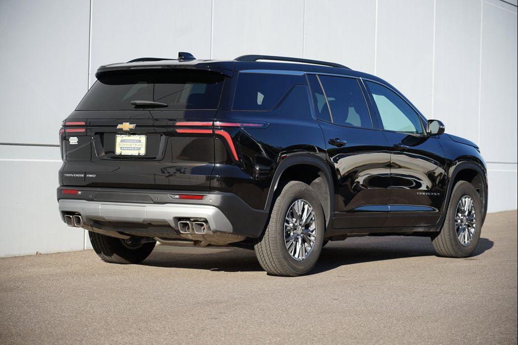 used 2025 Chevrolet Traverse car, priced at $37,941