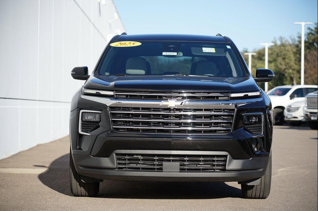 used 2025 Chevrolet Traverse car, priced at $37,941