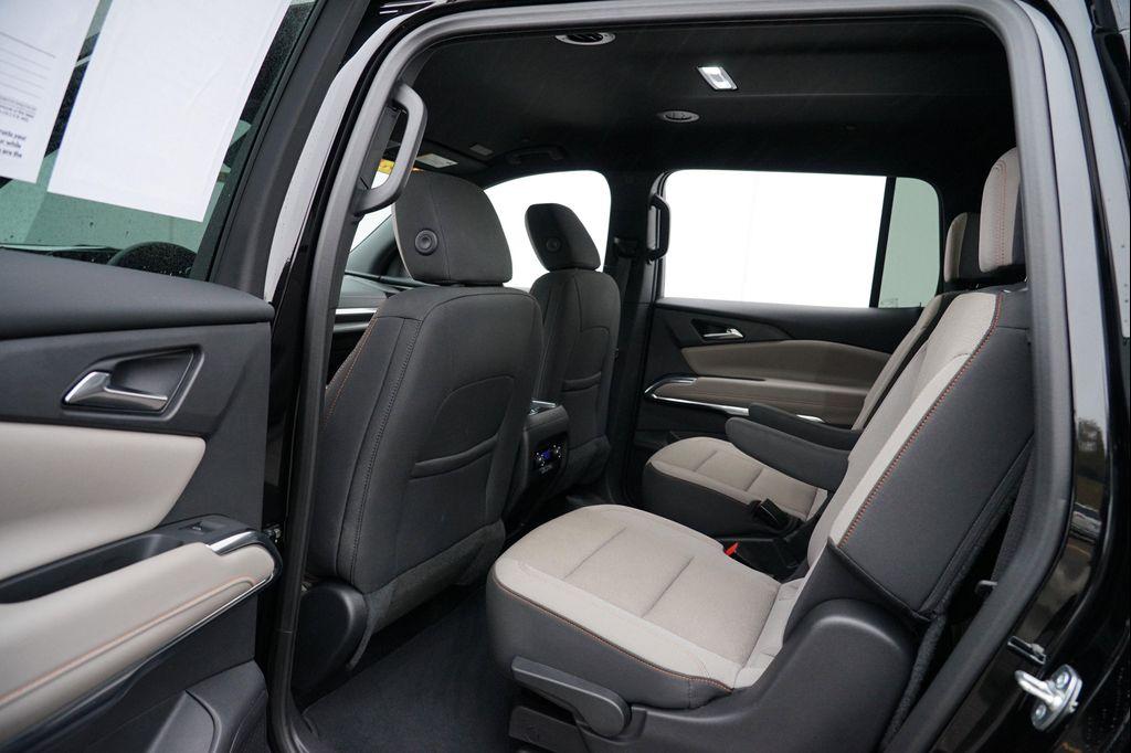 used 2025 Chevrolet Traverse car, priced at $37,112