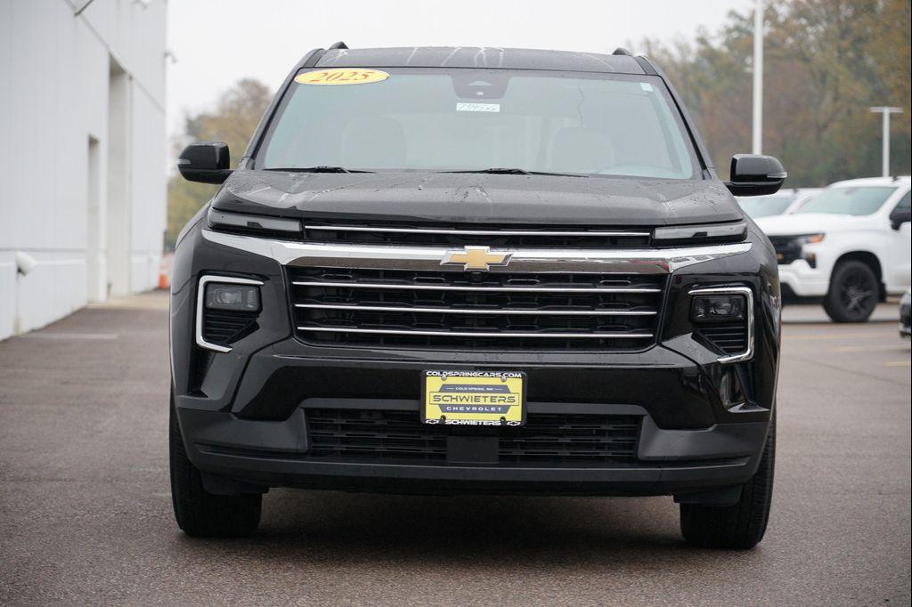 used 2025 Chevrolet Traverse car, priced at $37,112