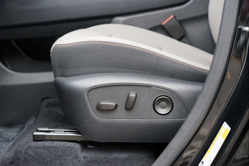 used 2025 Chevrolet Traverse car, priced at $37,112