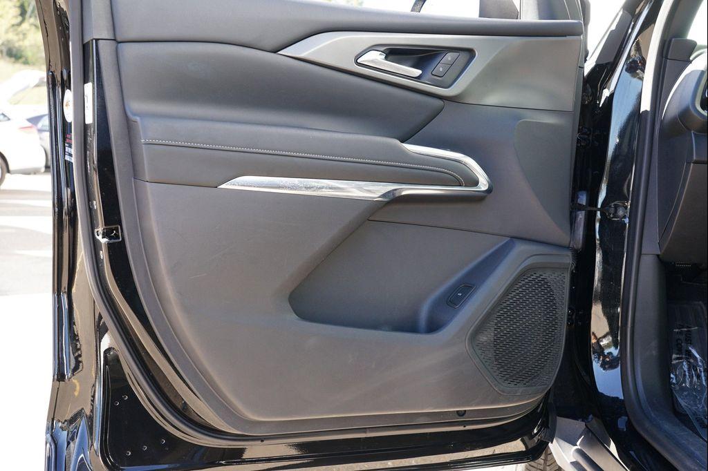 used 2025 Chevrolet Traverse car, priced at $37,925