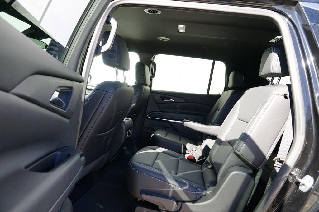 used 2025 Chevrolet Traverse car, priced at $37,925