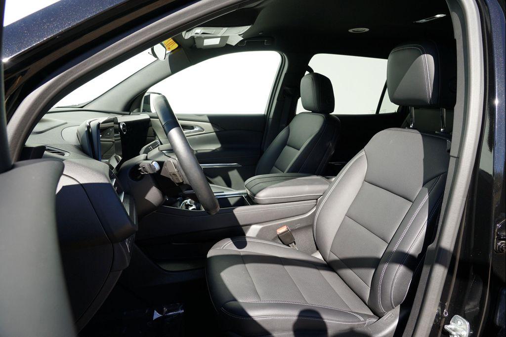 used 2025 Chevrolet Traverse car, priced at $37,925