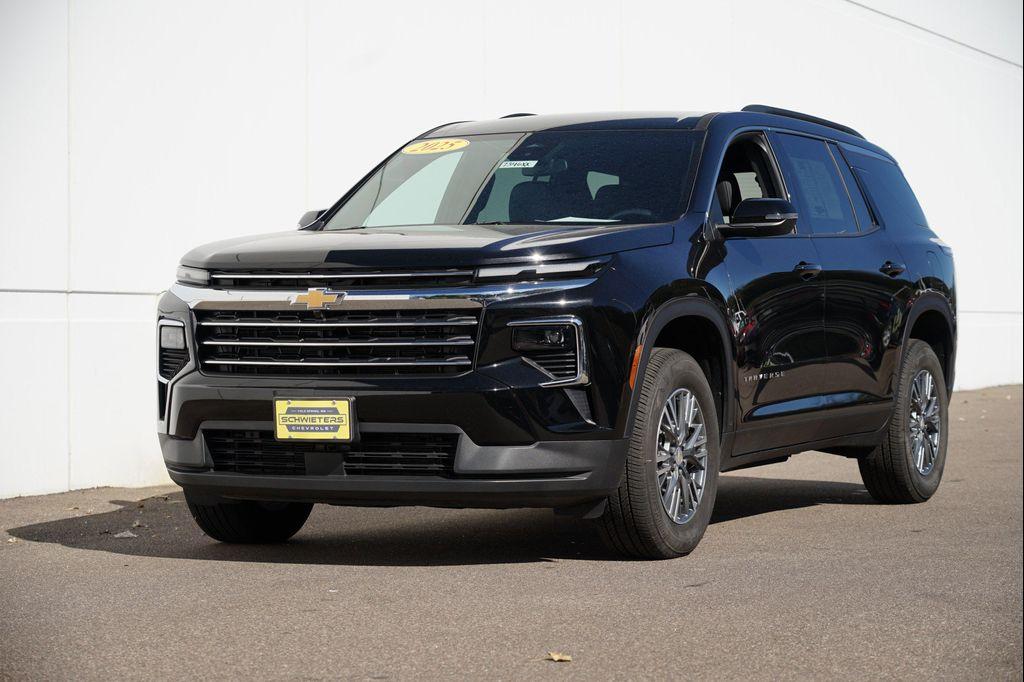 used 2025 Chevrolet Traverse car, priced at $37,925