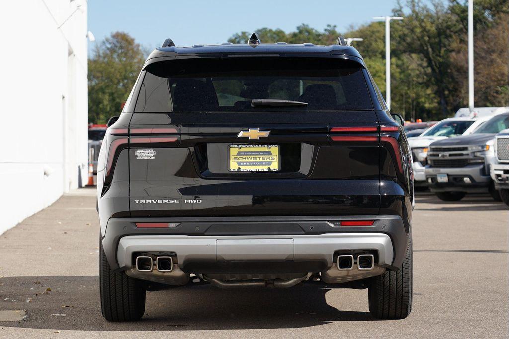 used 2025 Chevrolet Traverse car, priced at $37,925